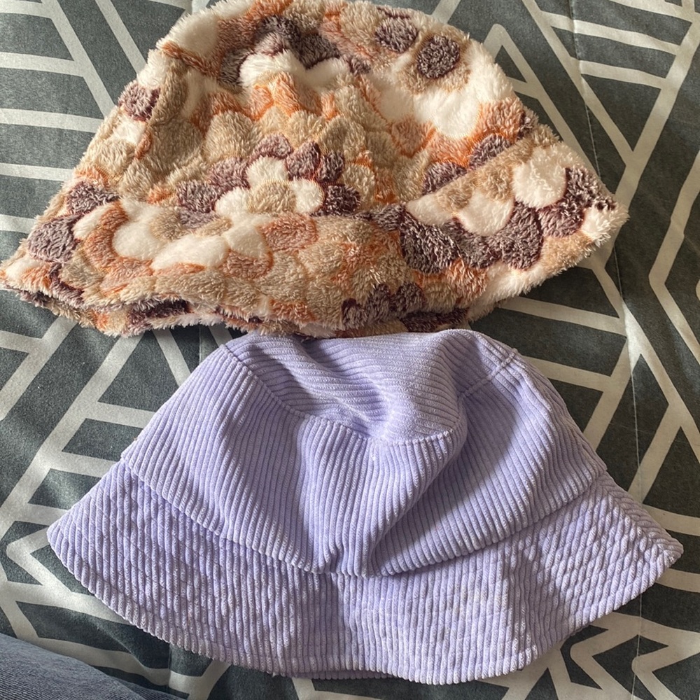 2 bucket hats